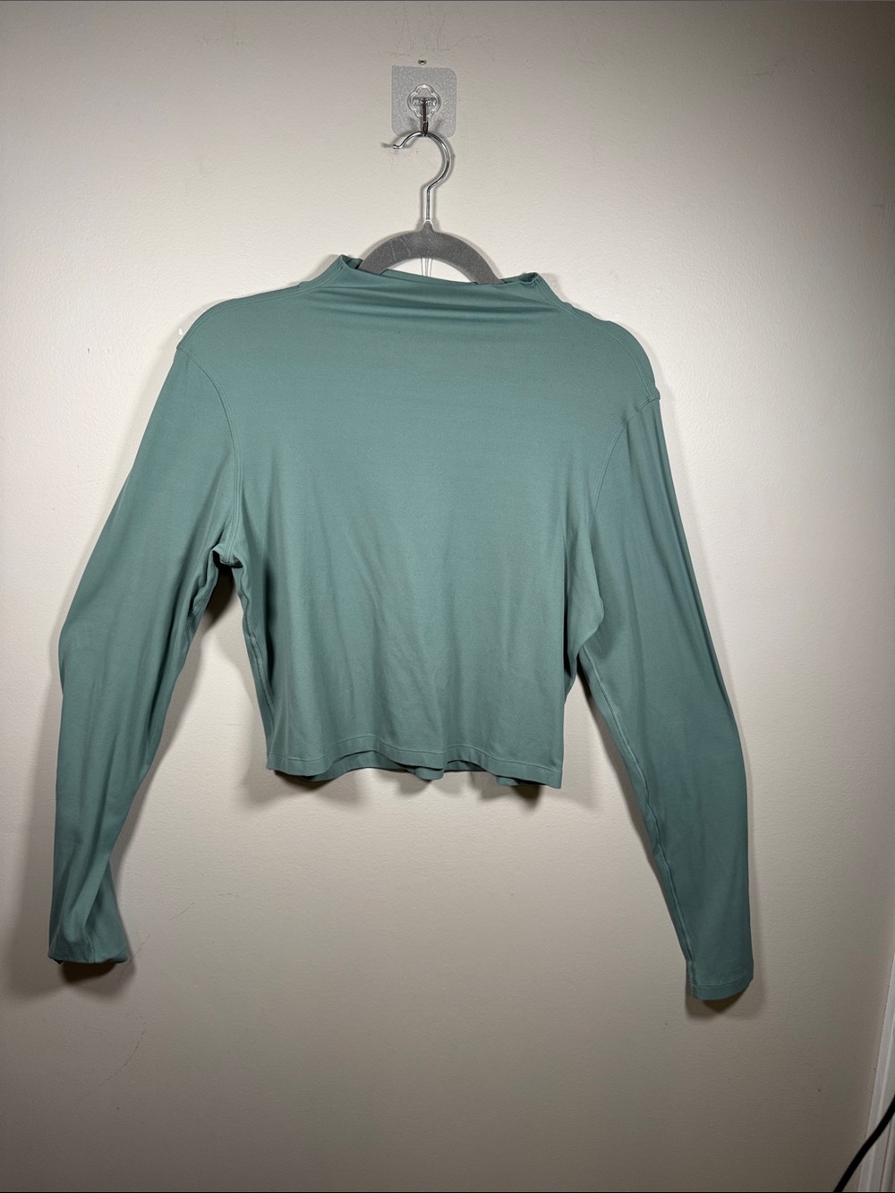 lululemon athletica Long-Sleeve Cropped Top in Sage